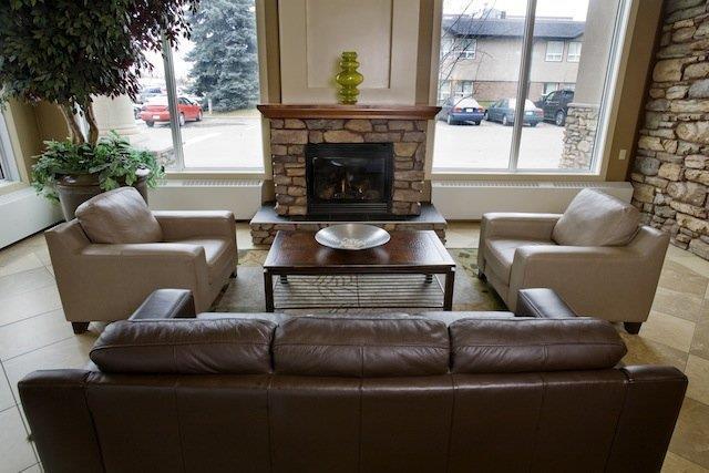 Hotel Heritage & -